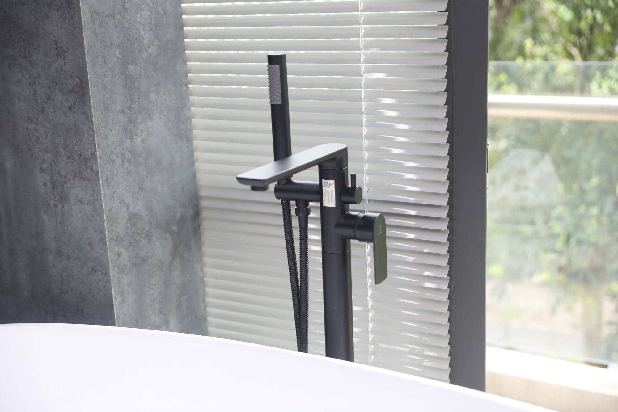 Sen tắm đặt sàn Sen tắm đặt sàn