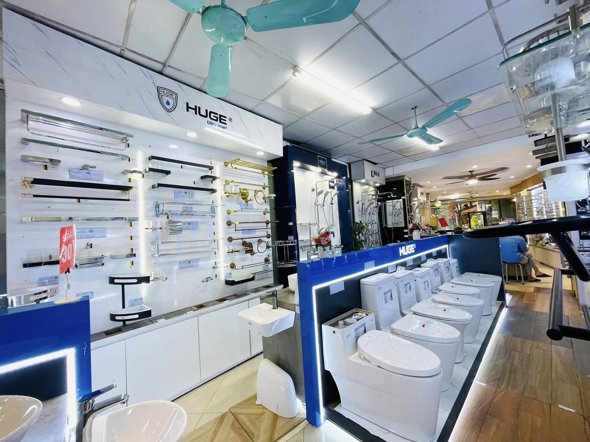 Showroom thiết bị vệ sinh Hoàng Tiến Showroom thiết bị vệ sinh Hoàng Tiến