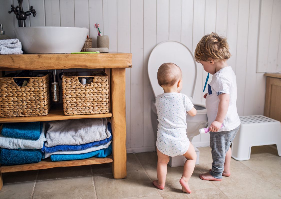 Cách bảo dưỡng nắp bồn cầu rơi êm Cách bảo dưỡng nắp bồn cầu rơi êm