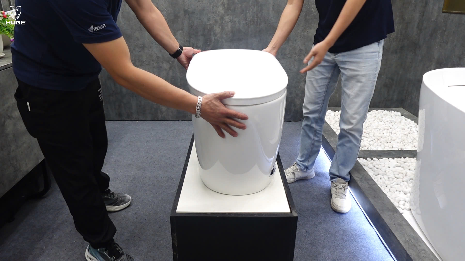 Điều chỉnh lại vị trí bồn cầu Điều chỉnh lại vị trí bồn cầu