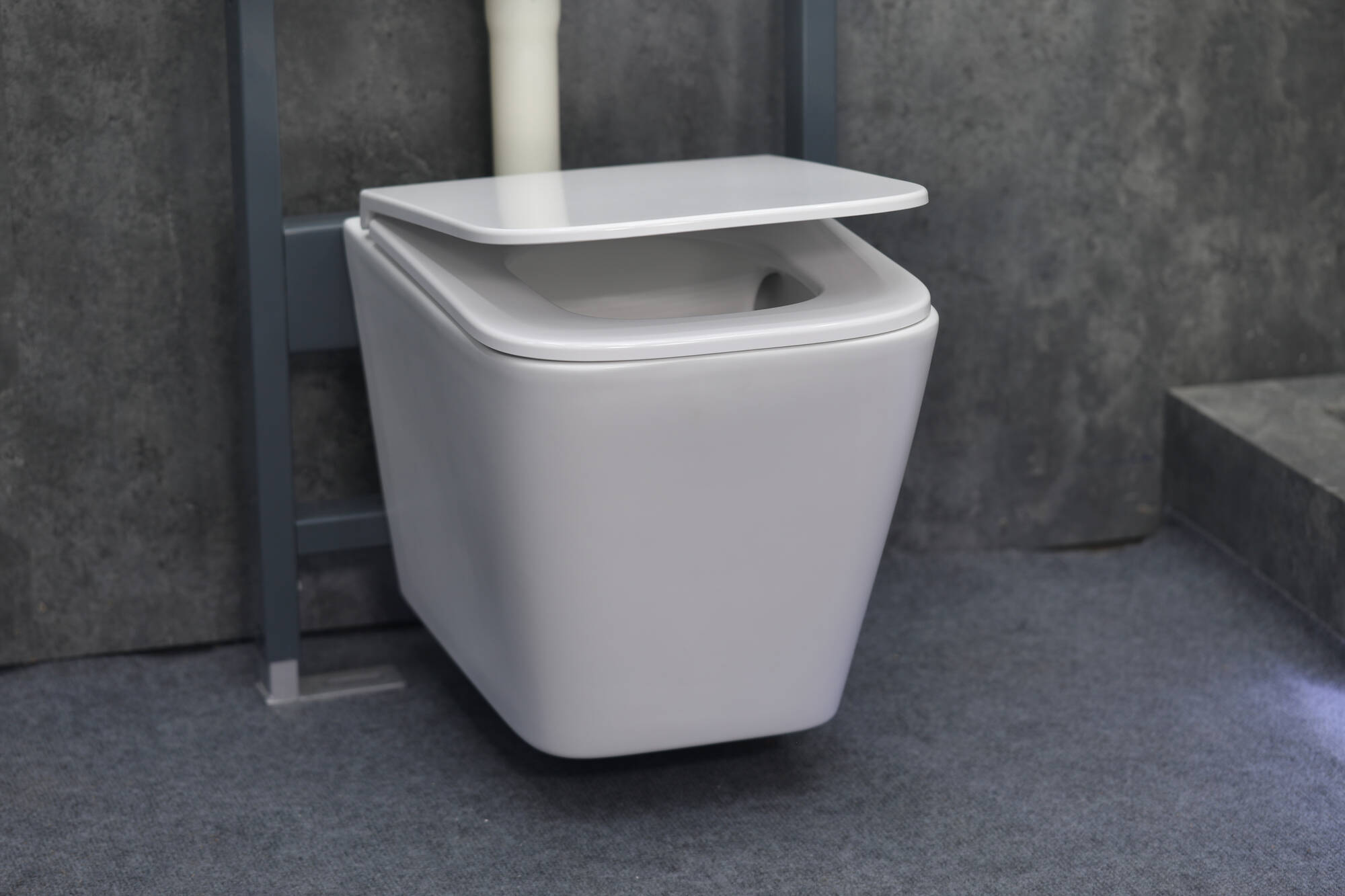 So sánh giữa bồn cầu thông minh treo tường và bồn cầu thông minh đặt sàn So sánh giữa bồn cầu thông minh treo tường và bồn cầu thông minh đặt sàn