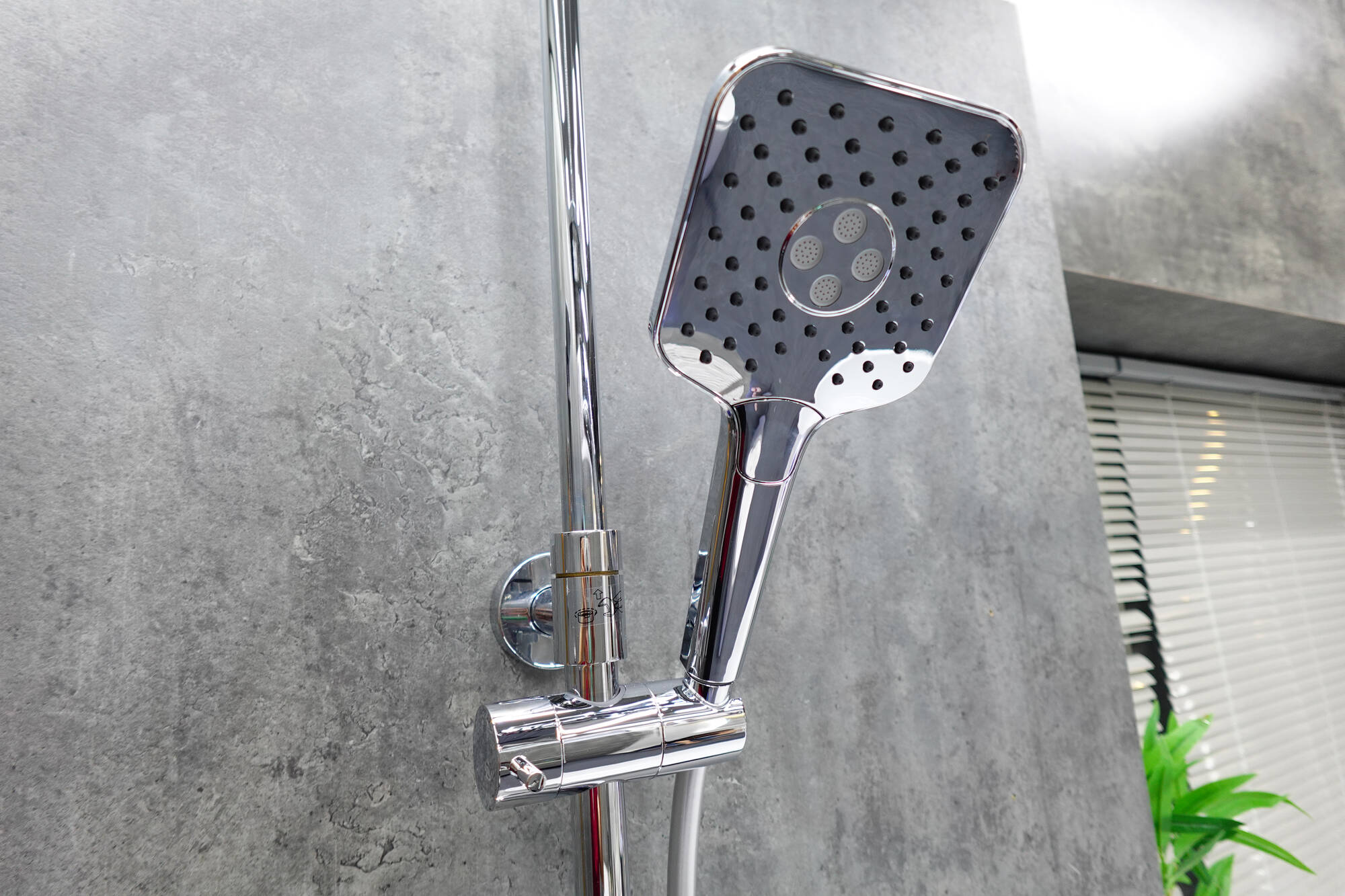 Chức năng điều chỉnh lưu lượng nước: tiết kiệm và an toàn Chức năng điều chỉnh lưu lượng nước: tiết kiệm và an toàn