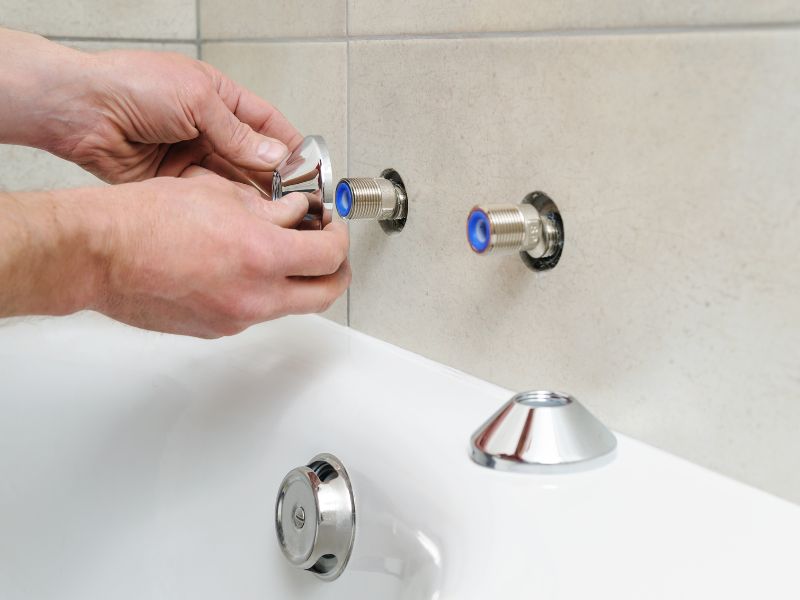 Lắp vòi lavabo gắn tường Lắp vòi lavabo gắn tường