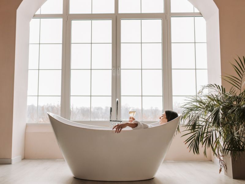 Vì sao bồn tắm trở thành xu hướng trong phòng tắm hiện đại?