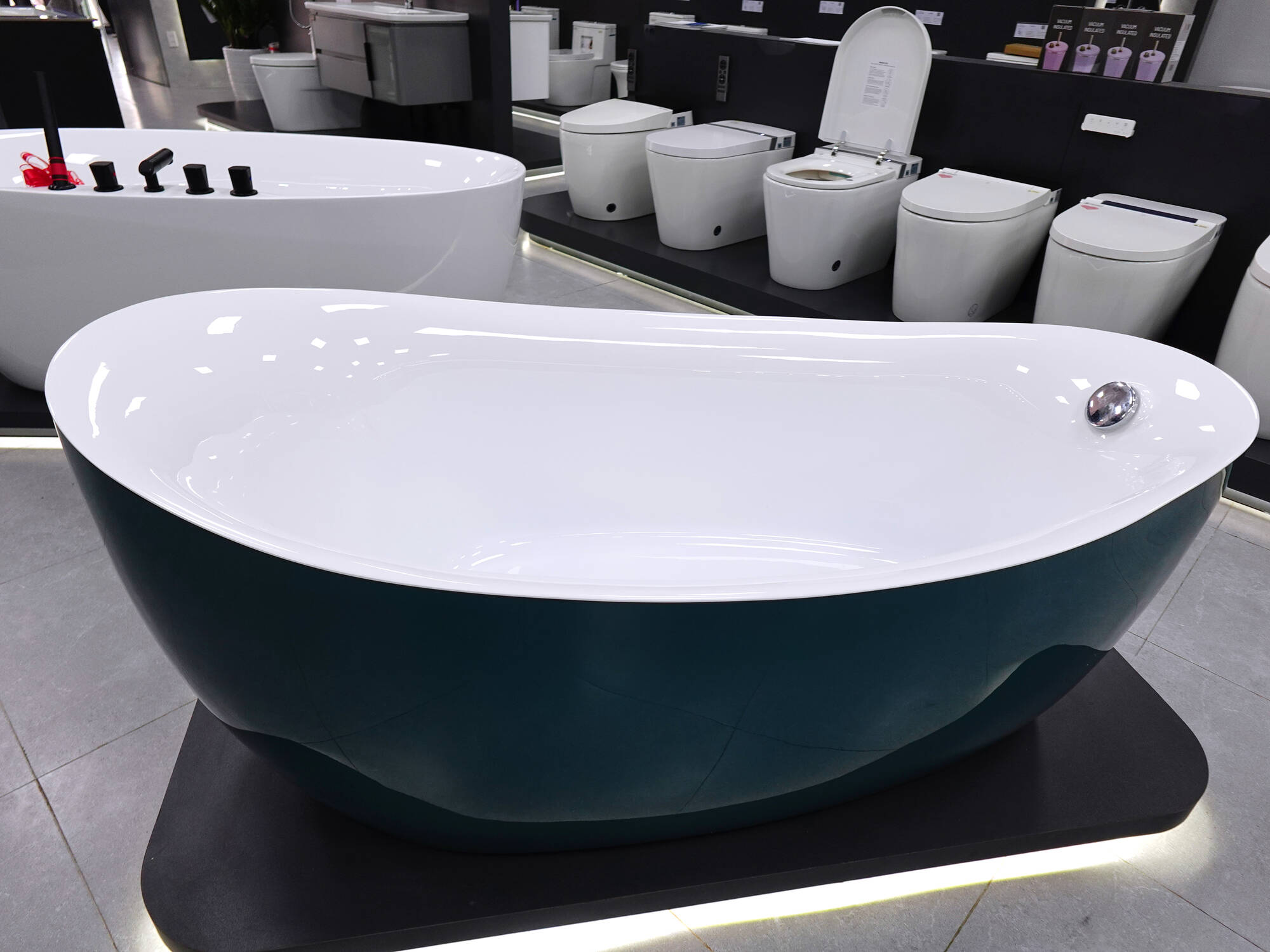 Chất liệu bồn tắm – Yếu tố quyết định độ bền và thẩm mỹ