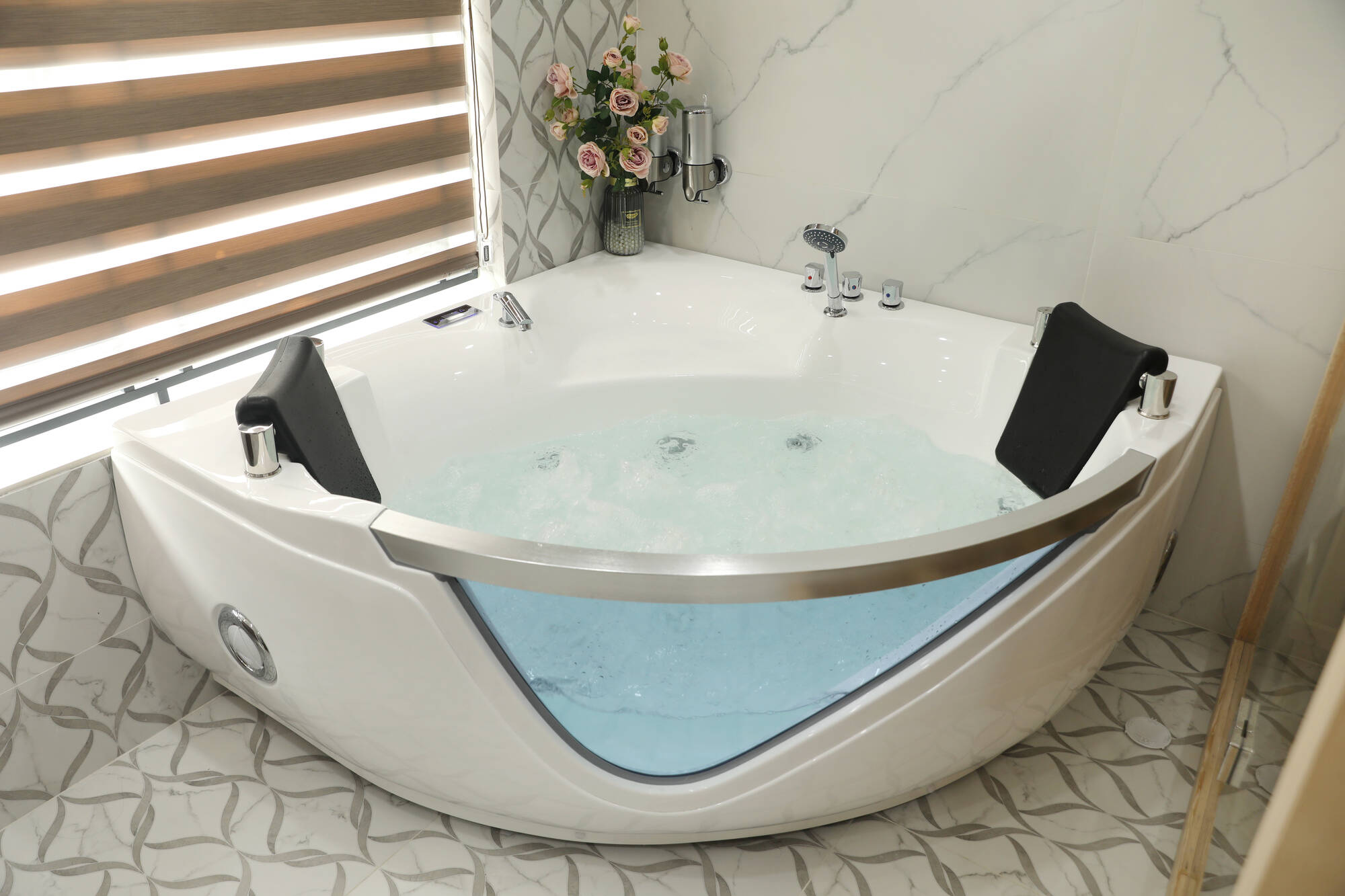 Các loại bồn tắm massage phổ biến Các loại bồn tắm massage phổ biến