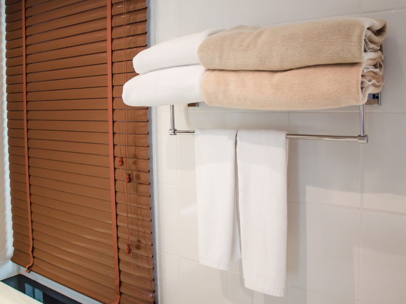 Treo khăn và đồ dùng lên giá cao Treo khăn và đồ dùng lên giá cao